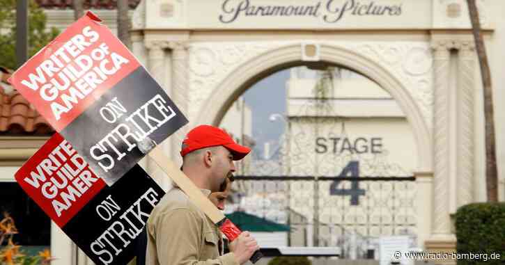 Streik in Hollywood? Drehbuchautoren verhandeln um Vertrag