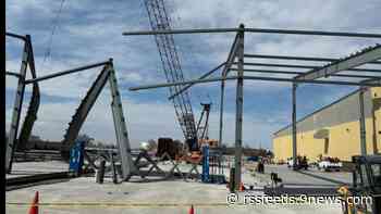 4 injured in structure collapse