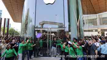 Apple: Tim Cook eröffnet erstes Geschäft in Indien