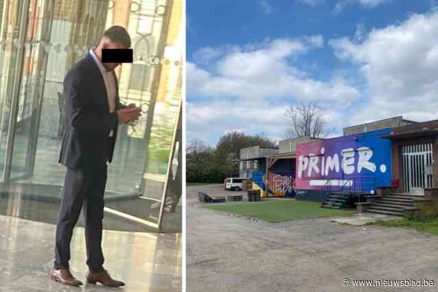 Jaloerse ex riskeert vijf jaar cel nadat hij nieuw vriendje van fiets maait, opgefokt door steroïden: “Ik ga me amuseren met u”