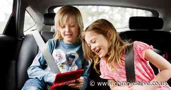 Driving experts warn parents of £500 fine if their children undo seatbelts in car
