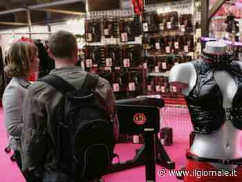 Rapina turista e spende1.200 euro al sexy shop: preso algerino