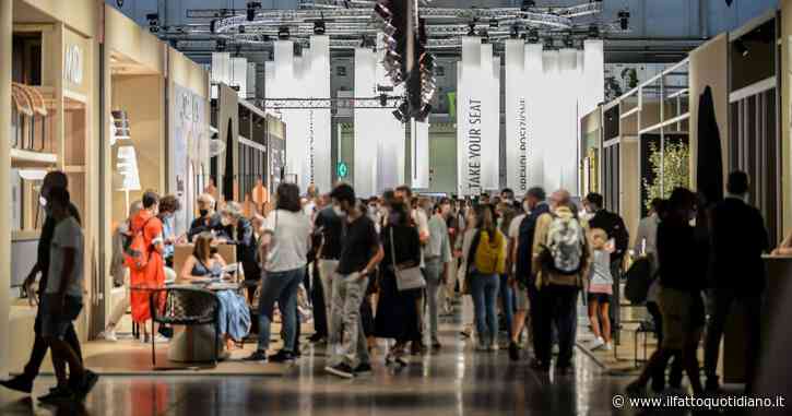 Lo sciopero dei lavoratori del legno durante il Salone del Mobile di Milano: “Contratti bloccati, ci spremono come limoni”