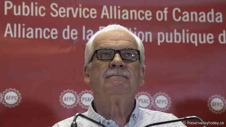 Here’s what the looming public-service strike would look like for hybrid workers