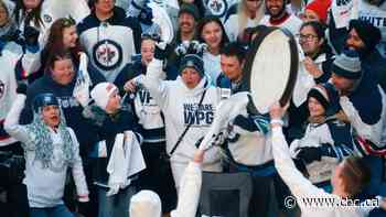 Scammers selling fake tickets for Winnipeg Jets whiteout parties online: police