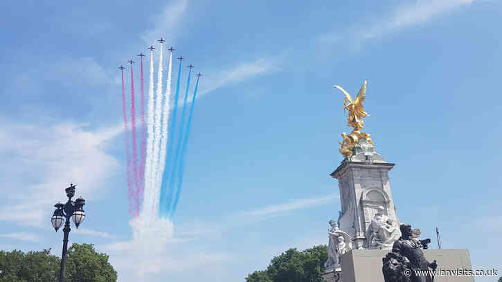 Transport for London issues travel advice for the Coronation