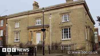 Museum to charge admission for first time in 100 years