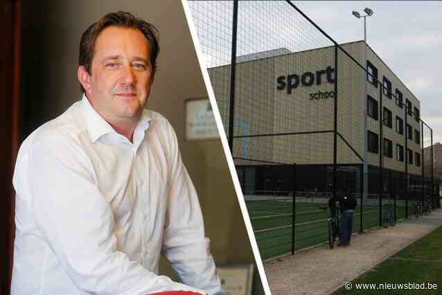 Leerkrachten geschorst nadat berichten uit Whatsapp-groepje uitlekken, directeur: “Zulke mensen wil ik niet voor de klas”