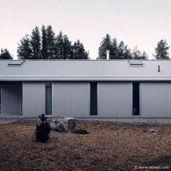 StudioAC disguises rural Canadian home as agricultural shed