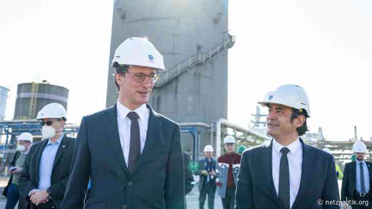 Abitur in NRW: 600.000 Liter giftiges Downloadwasser verseuchen Rhein bei Düsseldorf