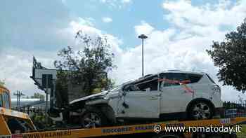 Incidente in autostrada: auto ribaltata, un ferito grave