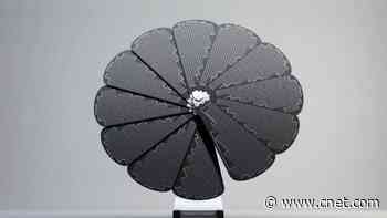 Smartflower Solar Review: Aesthetically Pleasing, but Not Worth the Price Tag     - CNET