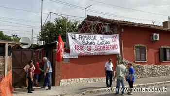 Le famiglie che vivono a ridosso della ferrovia rischiano davvero di essere sfrattate