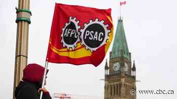 Thousands of federal public servants across country begin strike