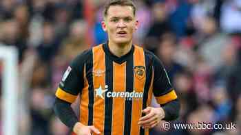 Sean McLoughlin: Hull City defender signs new three-year deal