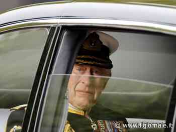 Papa Francesco dona due frammenti della “Vera Croce” a re Carlo III