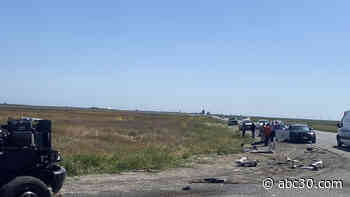 Man killed in crash after driver runs stop sign in Fresno County, CHP says