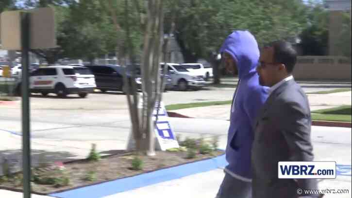 Suspect who fled after Plaquemine murder surrenders to sheriff's deputies