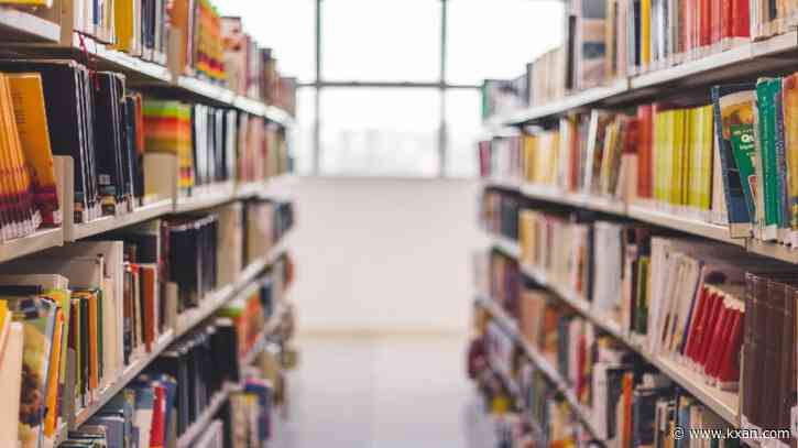 Texas House advances bill that aims to keep sexually explicit materials out of school libraries