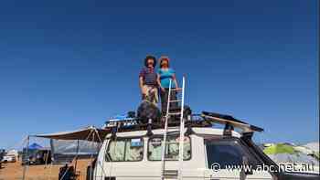 Thousands in awe as total solar eclipse reaches totality over Western Australia