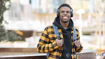 Podcast-Umfrage von OMR: Podcast-Hörer werden im Schnitt älter / Nutzungsintensität steigt