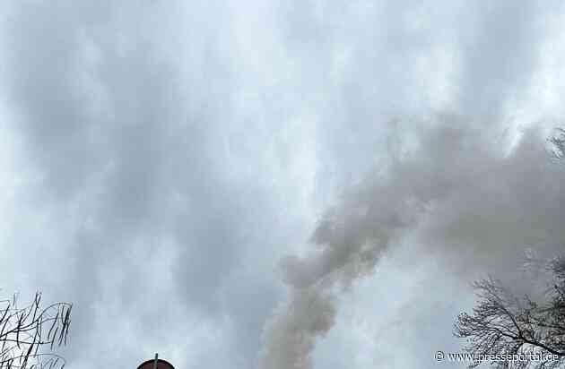 FW Borgentreich: Längere Einsatzdauer bei einem Kaminbrand in Borgentreich.
