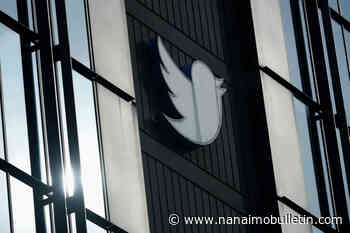 Twitter begins removing blue checks from users who don’t pay