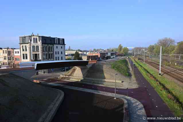 Nieuwe Kruger- en Zuidwegbrug officieel geopend: “Nu zijn we met de fiets op een kwartiertje in de stad”