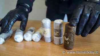 Spaccio "on the road": pusher fermato con 700 grammi di hashish in macchina