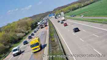 Hochspannungskabel stürzt auf Autobahn