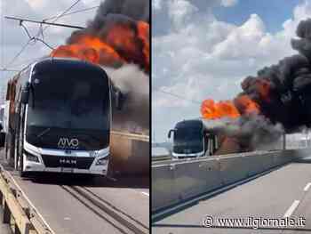 Terrore a bordo: bus per Venezia prende fuoco. Ecco che cosa è successo 