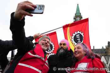 Federal public-service strike lands in middle of political battle for working class