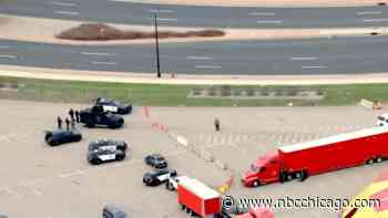 1 in Custody Following Standoff Outside Mall of America