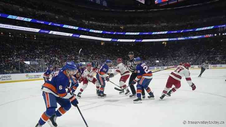 Isles score 4 fastest goals in playoff history, top Canes