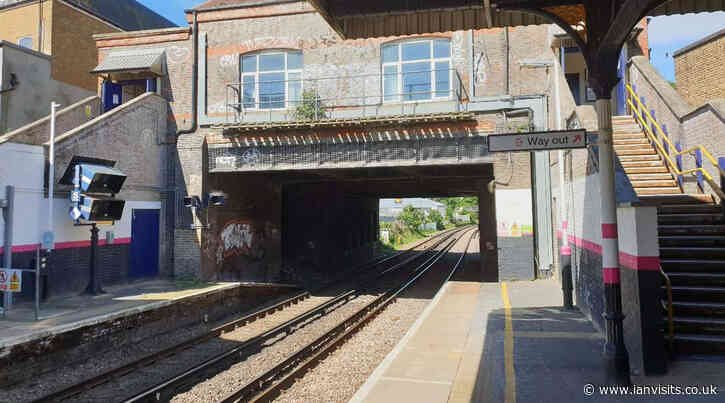 Work starting on adding step-free access to Tooting station