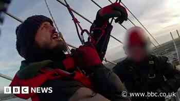 Just Stop Oil: Protesters winched from Dartford Bridge caught on camera
