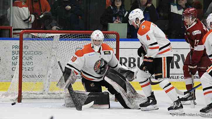 Nanaimo wins 3-1, as playoff series with Chilliwack tightens