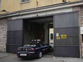 Guerriglia in carcere a Brescia: poliziotti feriti e migliaia di euro di danni