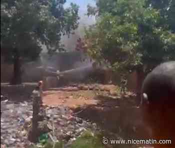 Les images impressionnantes du crash d'un hélicoptère de l'armée malienne sur un quartier résidentiel de Bamako