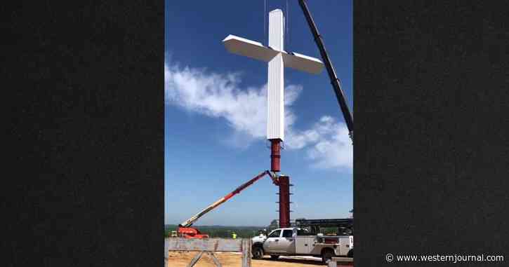 Raising of 'Unbelievably Magnificent' Cross Was Such a Sight That it Backed Up Interstate Traffic