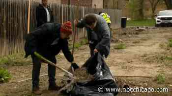 Chicago Earth Day Celebrations Undeterred by Cold Weather