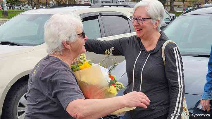 With a great attitude, Mayor Pranger completes 26-km walk Saturday for new Agassiz pool