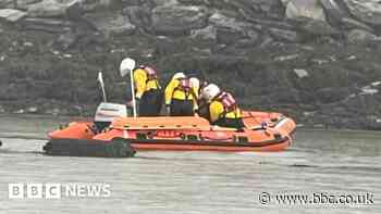 Man stuck in mud rescued from Camel Estuary