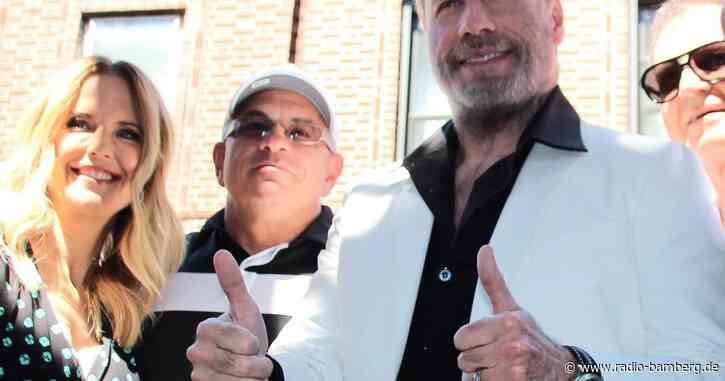 John Travoltas Anzug aus «Saturday Night Fever» versteigert