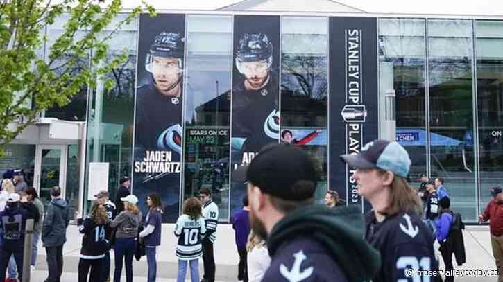 MacKinnon, Avalanche spoil Kraken’s home playoff debut, 6-4