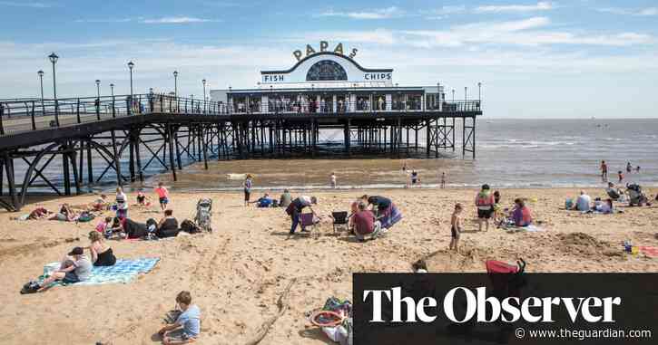 Will they fight them on the beaches? Anger as Cleethorpes hits detectorists with £100 fines
