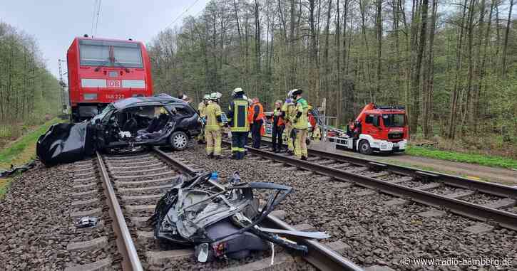 Tödlicher Unfall auf Bahnübergang – Lokführer unverletzt
