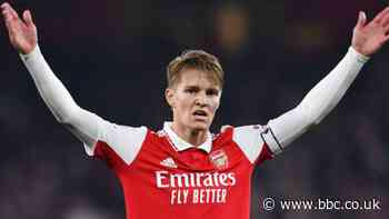 Arsenal 3-3 Southampton: Premier League leaders fight back to draw third game in a row