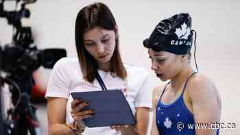 Newly arrived Ukrainians making a big splash in Canadian artistic swimming