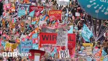 Teachers' strikes: School leaders to vote over strike action in England